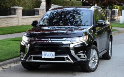 2019 Mitsubishi Outlander PHEV Driving