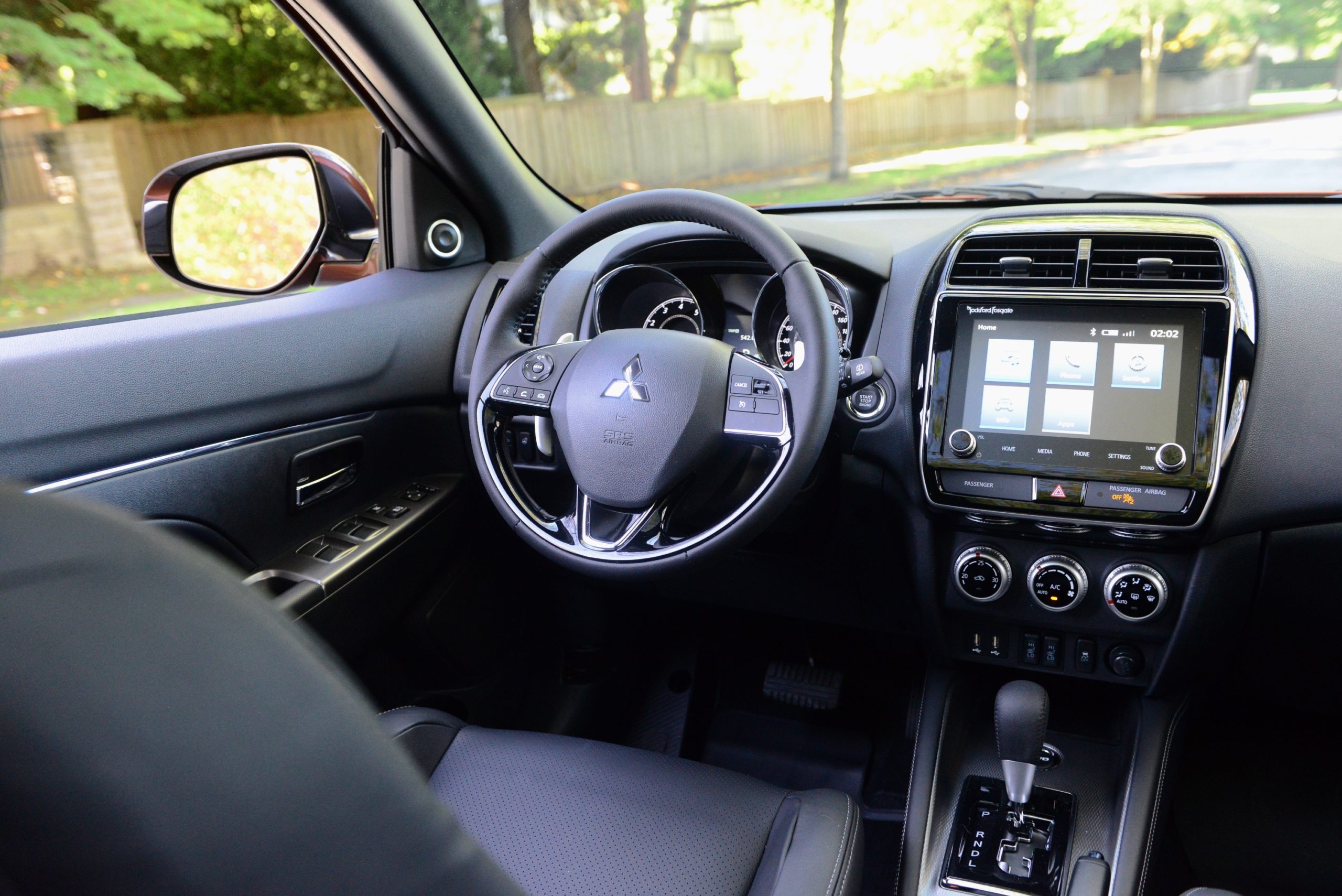 2020 RVR BROLL INTERIOR Mitsubishi Motors Canadian Newsroom