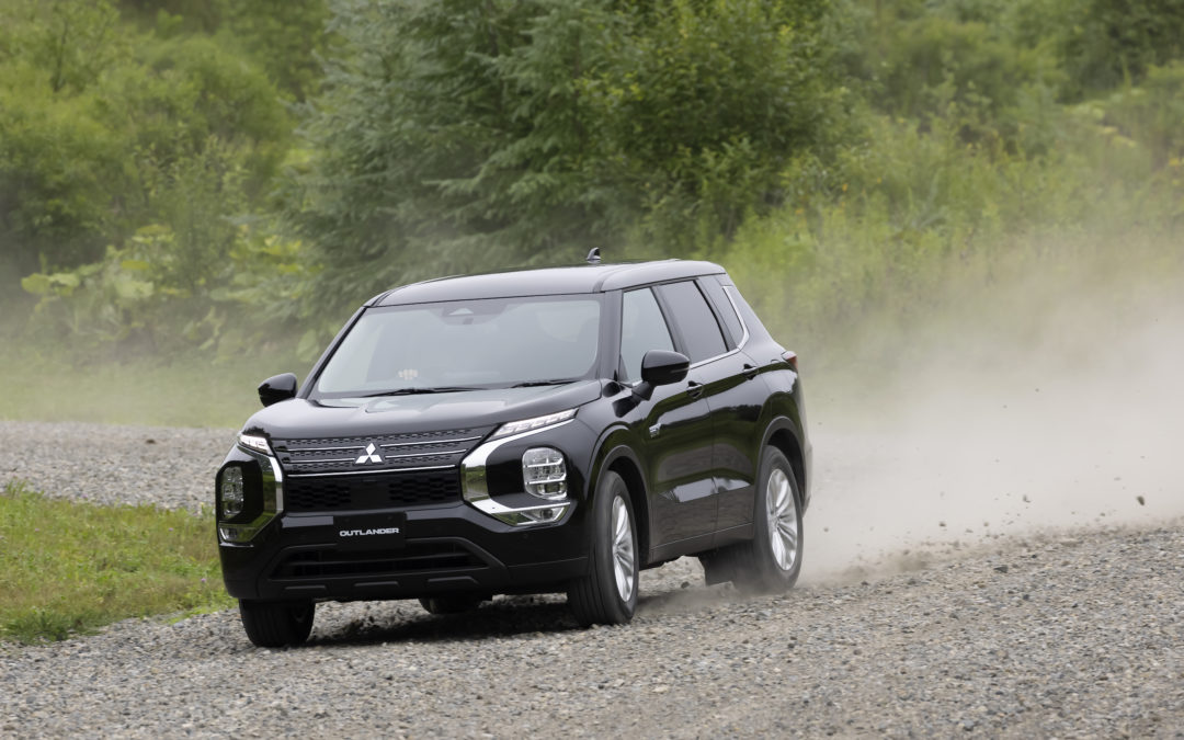 2023 Mitsubishi Outlander PHEV (Noir)